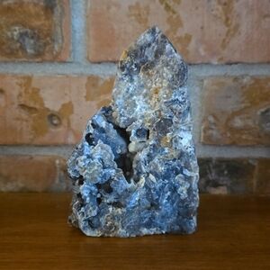 MASSIVE PIECE!! RARE CRYSTAL ✨️ UV Volcano agate 💚💚💚